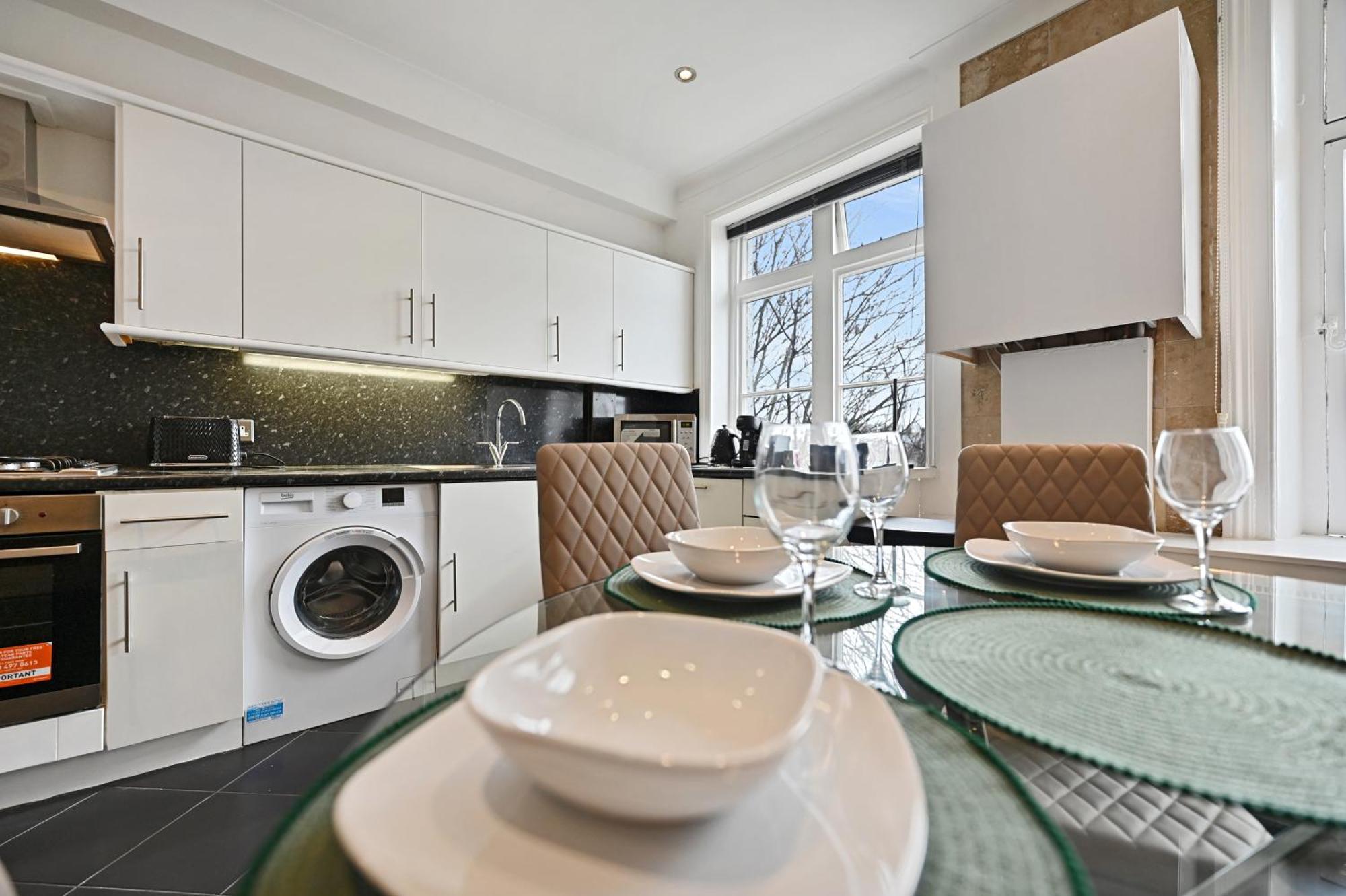Beautiful 2 King Size Beds 2 Bath- Sleeps 5 In Earls Court Apartment London Luaran gambar